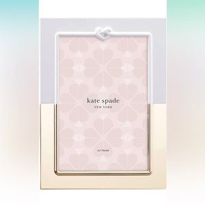 Kate Spade 5x7 With Love frame. New in box!